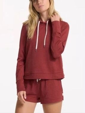 Vuori Halo Essential Hoodie In Red Heather